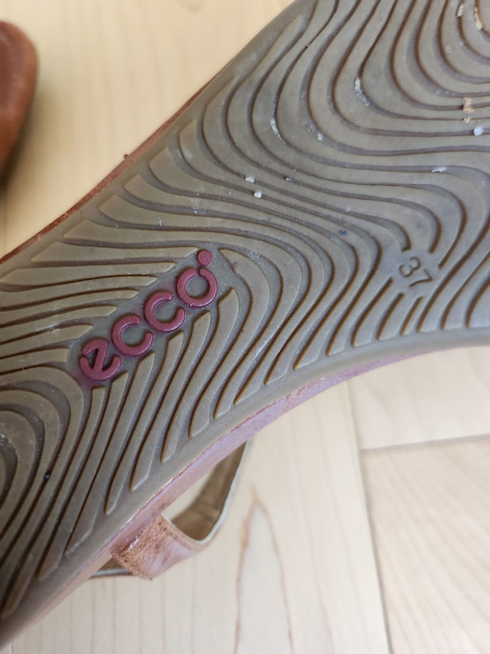 ECCO Brown Leather T-Strap Women's Sandals Size 37 - Picture 10 of 10